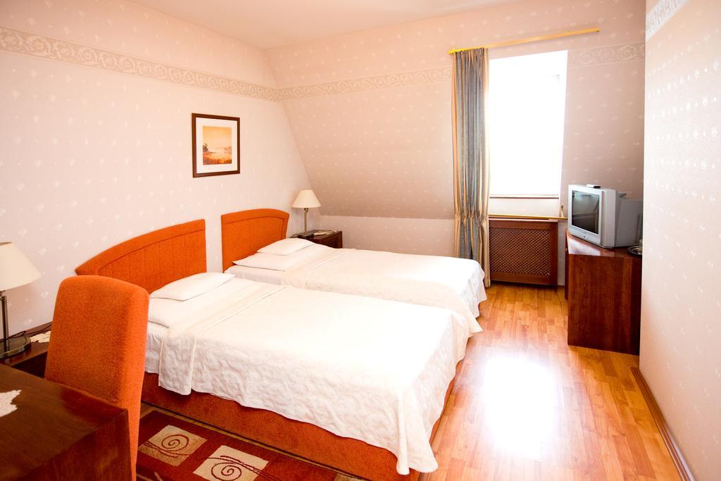 Aparthotel Göcsej Palatinus Étterem és Panzió Zalaegerszeg Camera foto