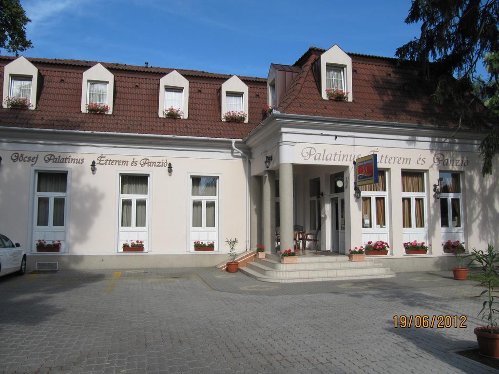 Aparthotel Göcsej Palatinus Étterem és Panzió Zalaegerszeg Esterno foto